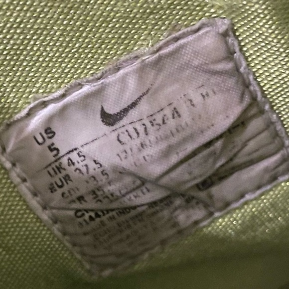 Nike Dunk High
AMBUSH Flash Lime - Picture 10 of 10